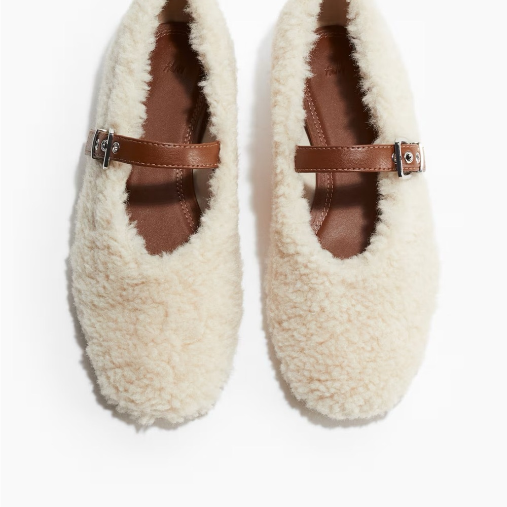 H&M Cream Shearling flats with Brown Strap